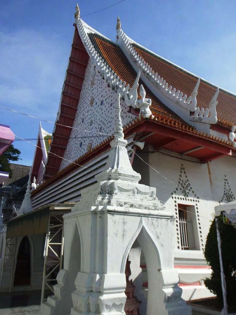 วัดใหญ่อินทาราม ชลบุรี