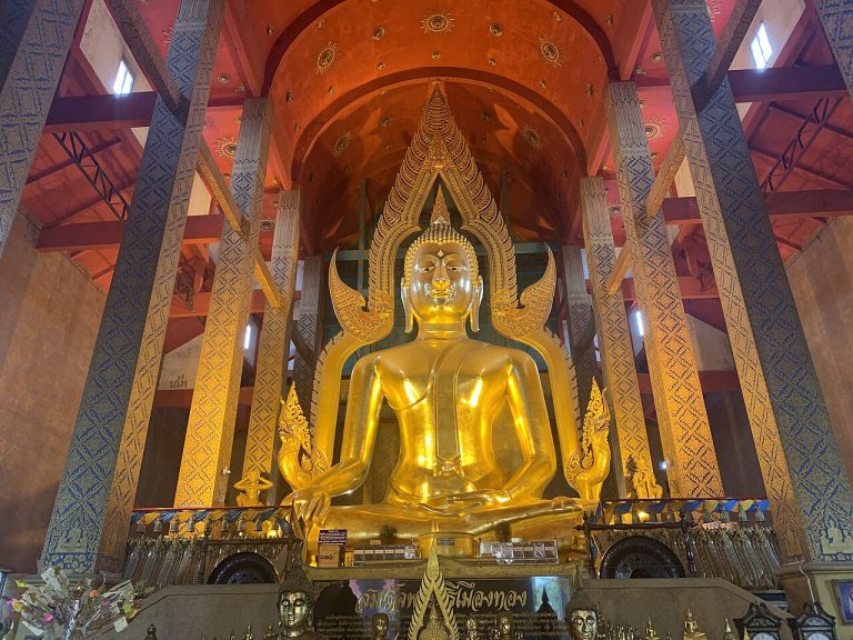 วัดต้นสน อ่างทอง