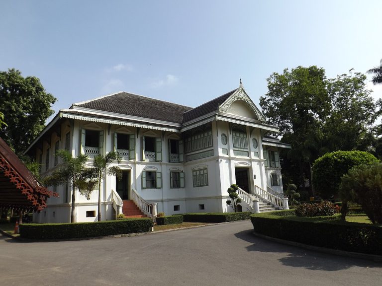 พิพิธภัณฑ์เมืองแพร่ คุ้มเจ้าหลวง แพร่