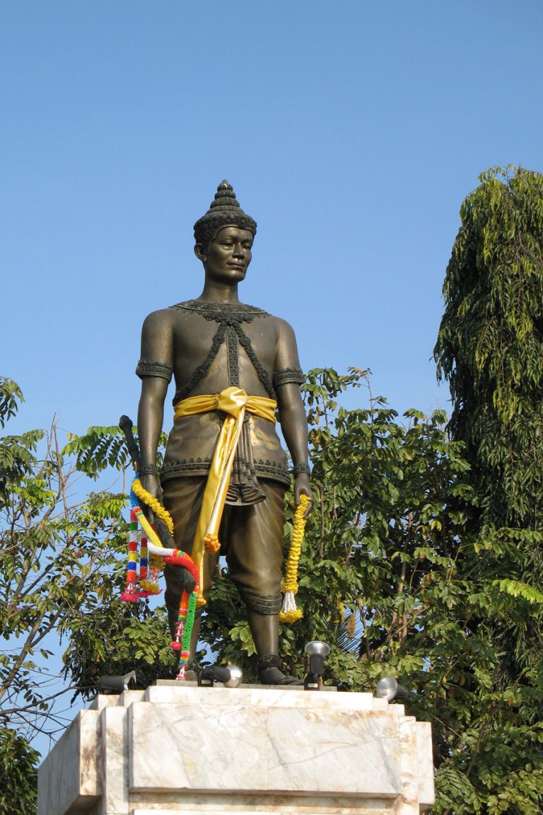 อนุสาวรีย์พ่อขุนงำเมือง พะเยา